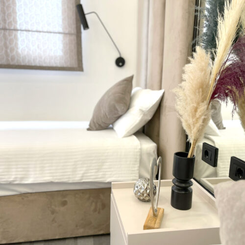 15) Dvokrevetna soba (dva pojedinačna ležaja) cijena za dvije osobe